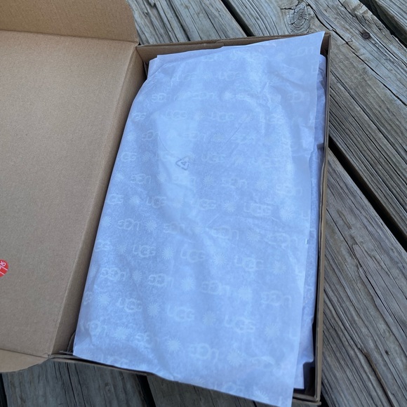 Ugg classic slipper - Picture 8 of 11